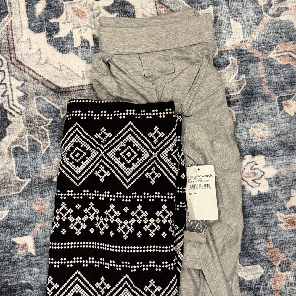 2 Bundle | M | Black and White Patterned Pencil Skirt + Gray Hi-Lo Pencil Skirt
